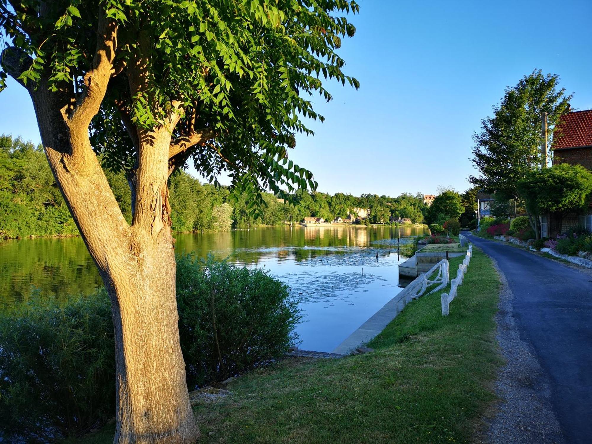 Les Jardins De Felicie Villa Poses Екстериор снимка